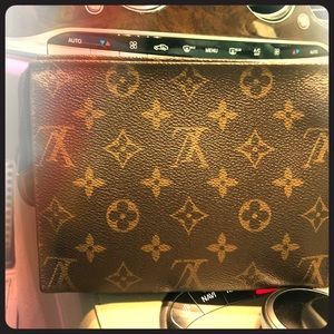 AUTHENTIC Louis Vuitton toiletry pouch